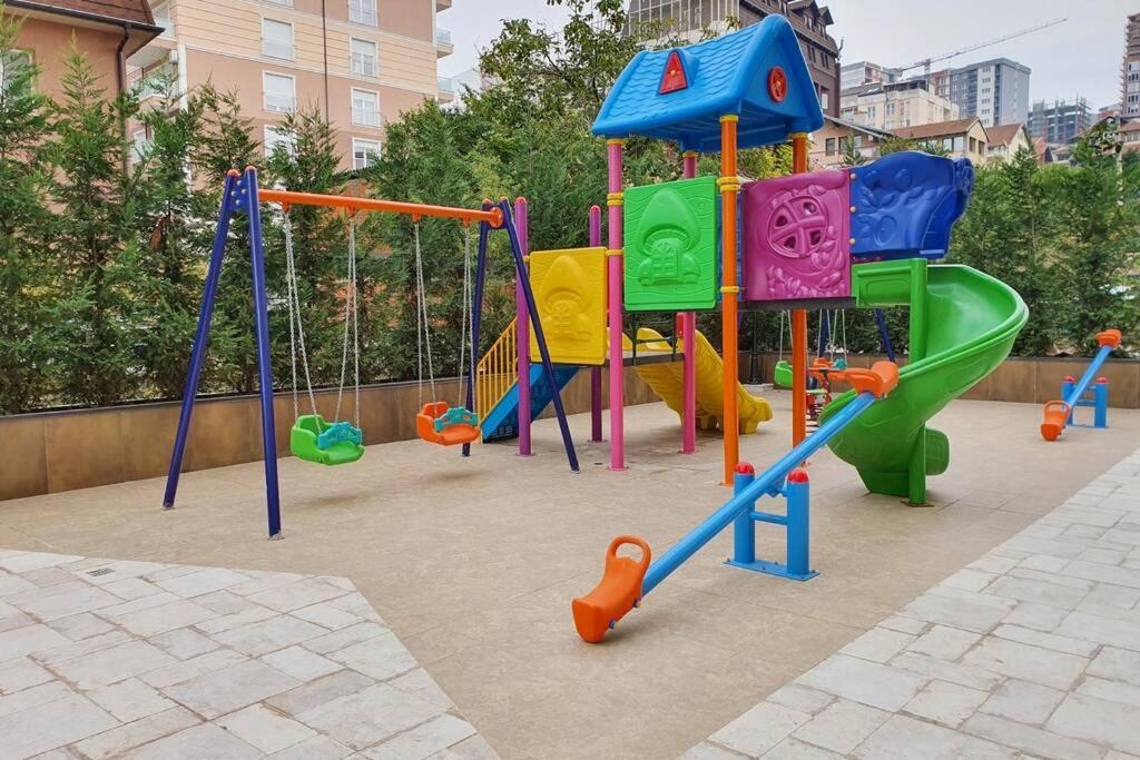 פרישטינה Luxury Green Apartment מראה חיצוני תמונה